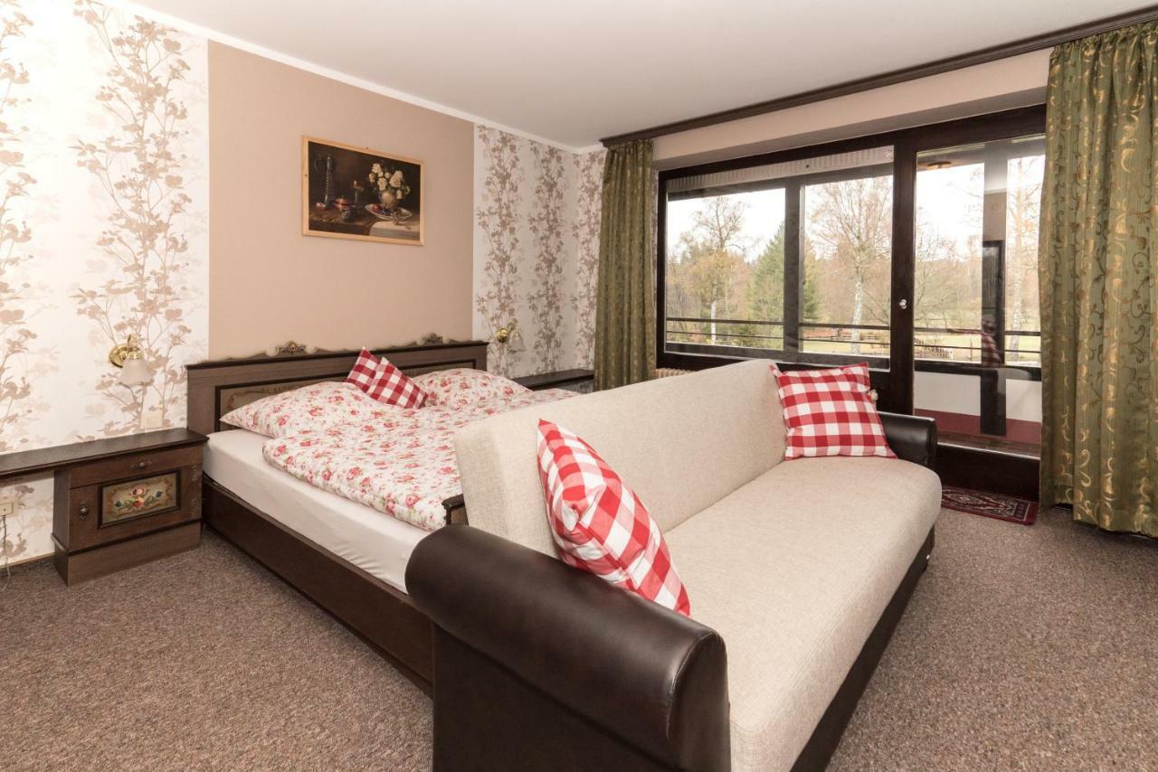 Hotel-Restaurant Johanniskreuz Trippstadt Zewnętrze zdjęcie